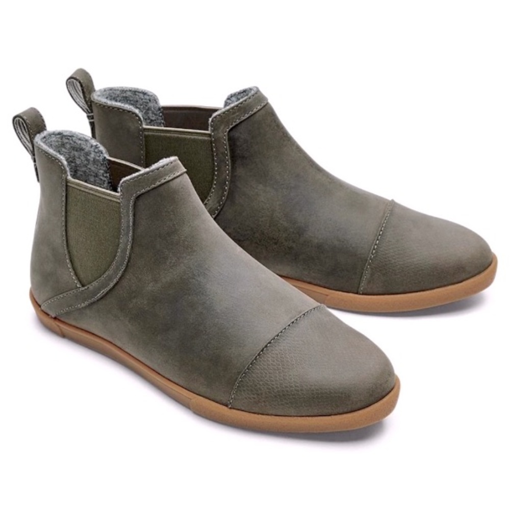 Olukai Pumehana Hulu Waterproof Chelsea Boots Size 8 M Dusty Olive Green Flat
